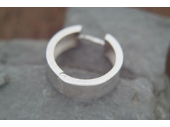 Серебряная серьга - кольцо узкая в одно ухо